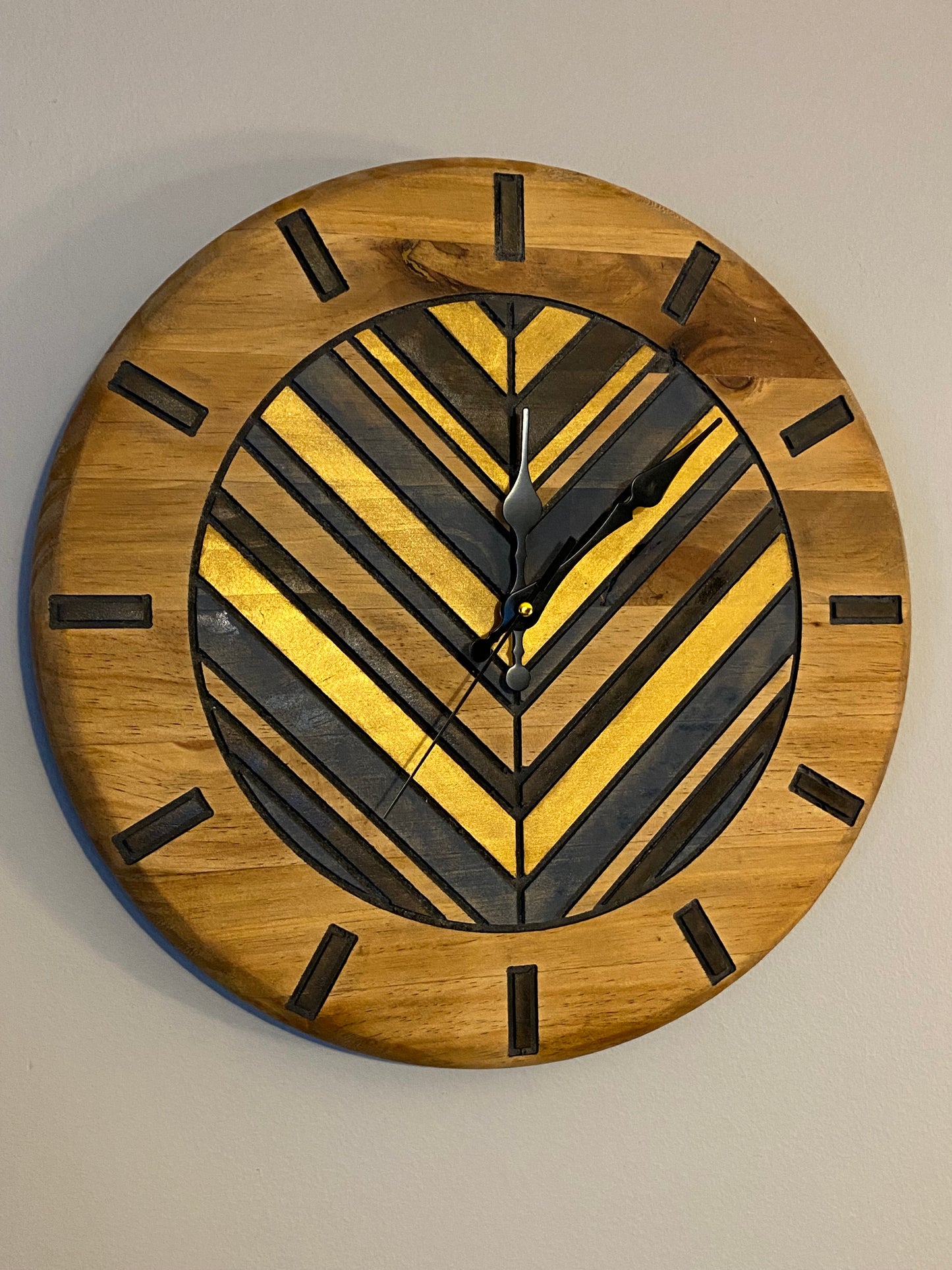 Hand Crafted Wood Quilt Pattern Clock